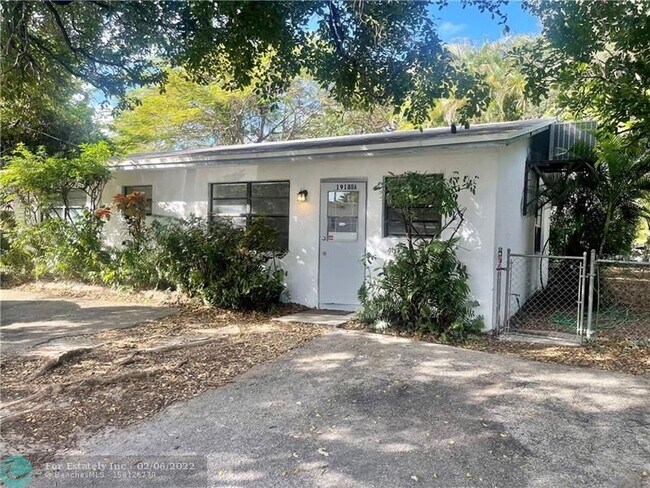 Photo - 1918 Sheridan St