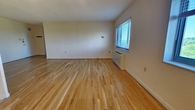 Photo - Utilities Included! Parking! Near Pentagon City Metro! Unit 1200 S ARLINGTON RIDGE, #701