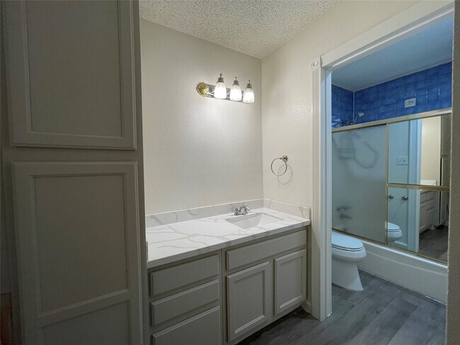 Photo - 12783 Leader St