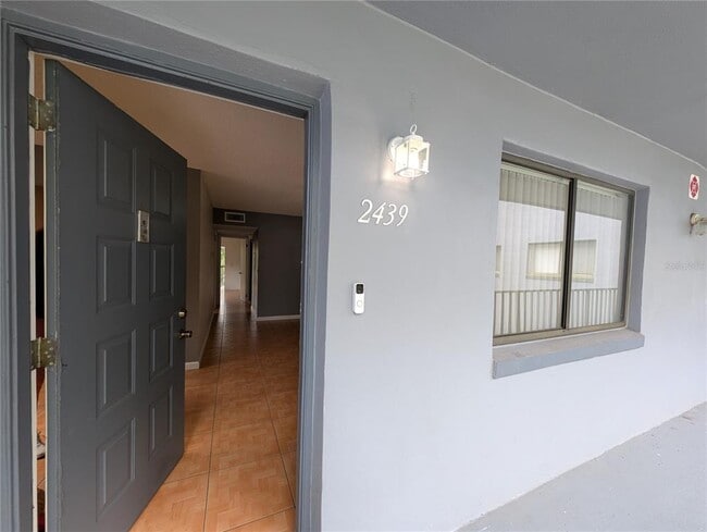 Building Photo - 2439 Oak Park Way Unit 217