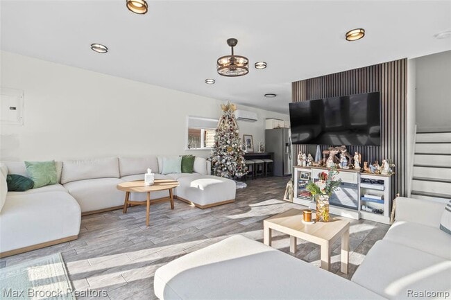 Photo - 3020 Grove St