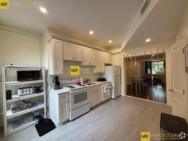 Building Photo - 1712 Beacon St Unit 1 Rental