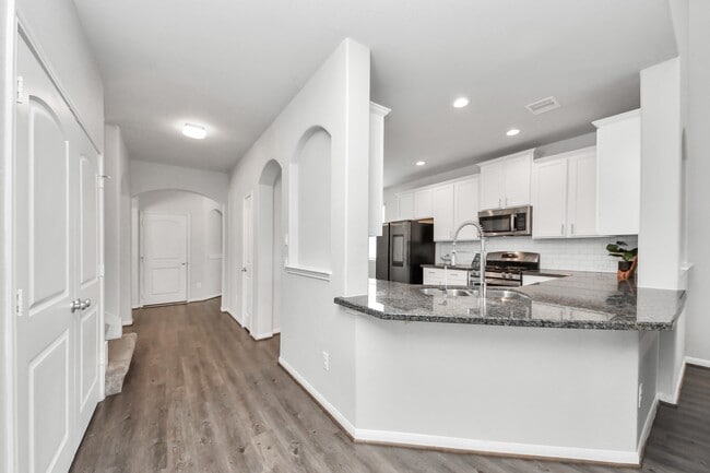 Photo - 6007 Prince Pl Dr