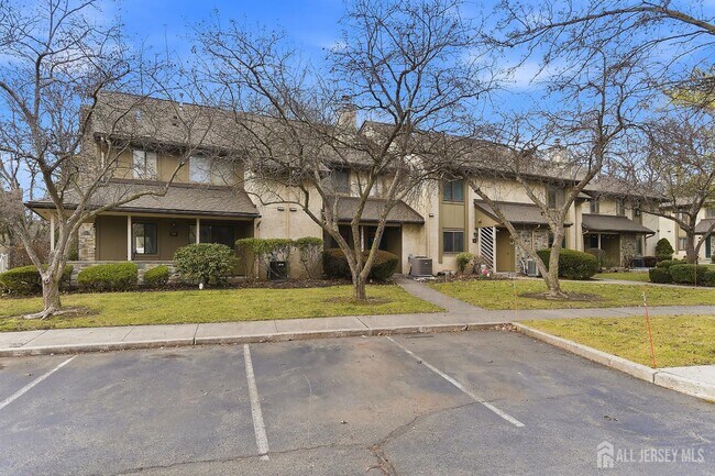 Building Photo - 60 Hampshire Dr