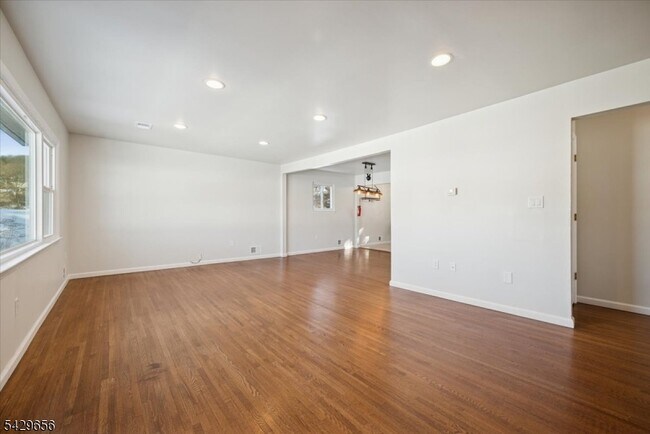 Photo - 64 Lorraine Terrace Unit B