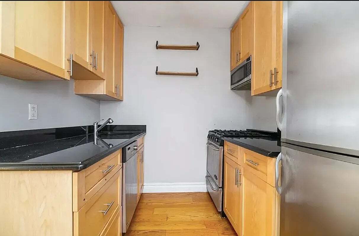 Photo - 230 E 32nd St Unit 3A