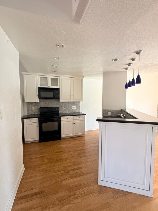 Photo - 8287 Sands Point Dr Unidad 128