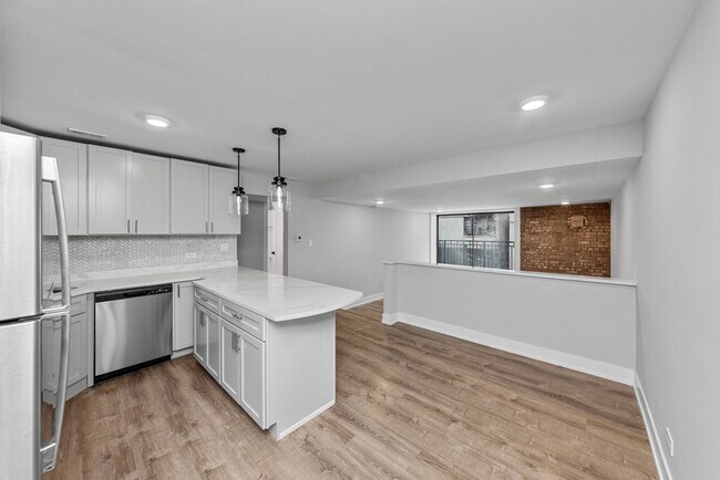 Photo - 1220 N La Salle Dr