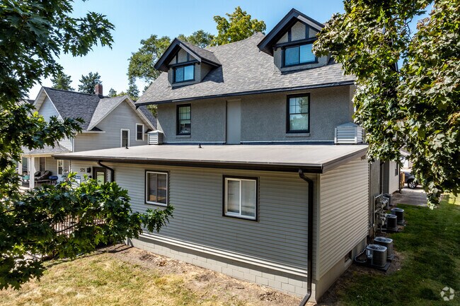 Photo - 525 Welch Ave