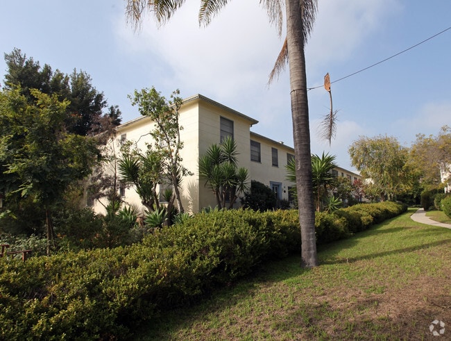 Building Photo - 437-441 San Vicente Blvd Rental