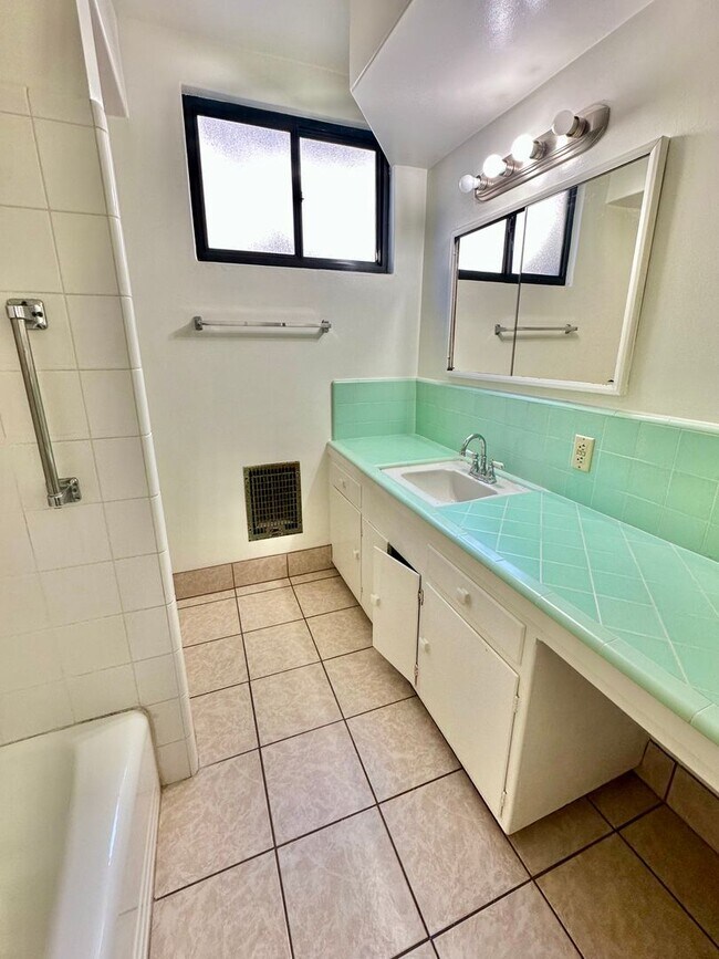 Photo - 1338 N Columbus Ave Unit A