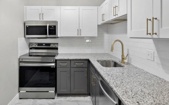 Fully-Renovated Kitchen - Somerset Apartments