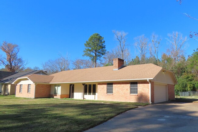 Beautifully Updated 4 Bedroom, 2 Bath Home... - Beautifully Updated 4 Bedroom, 2 Bath Home...