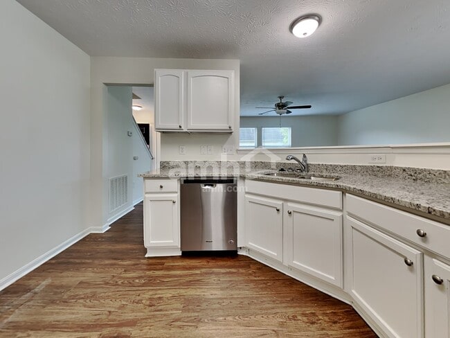 Photo - 216 Heftner Cir