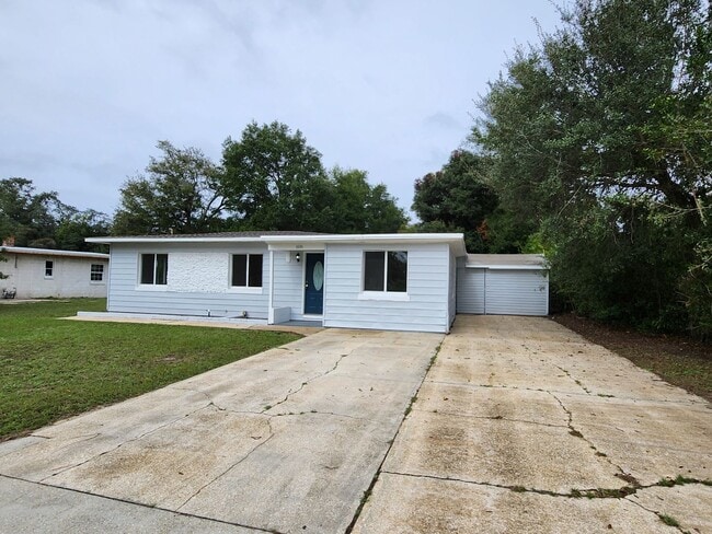 Photo - 606 Chaseville St