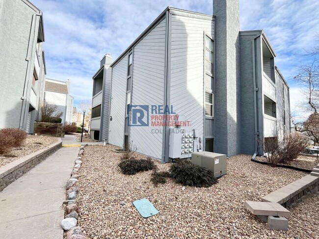 Building Photo - 14076 E Stanford Cir Unit G6