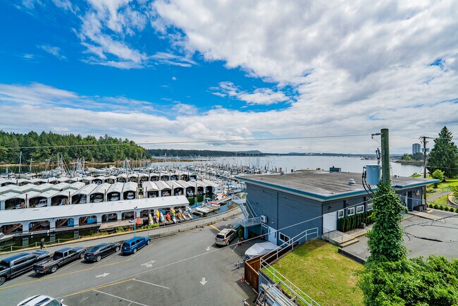 Photo - 430 Stewart Ave