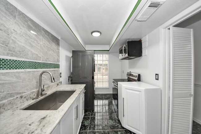 Photo - 7954 Grove Ridge Dr