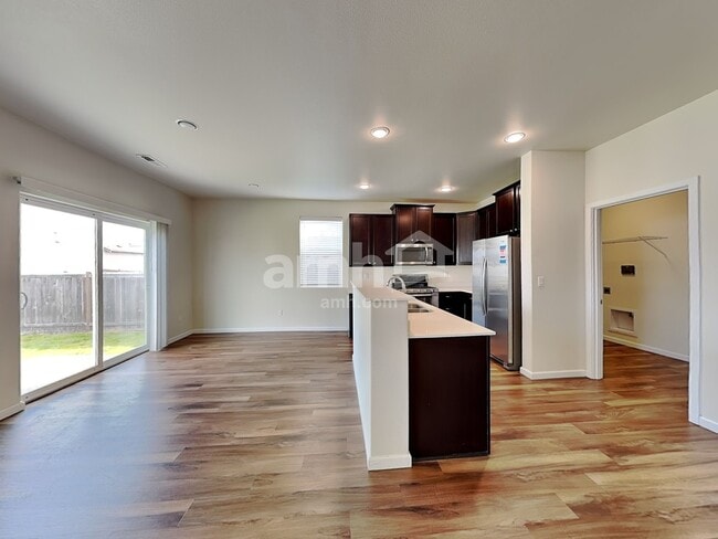 Photo - 16602 NE 91st St