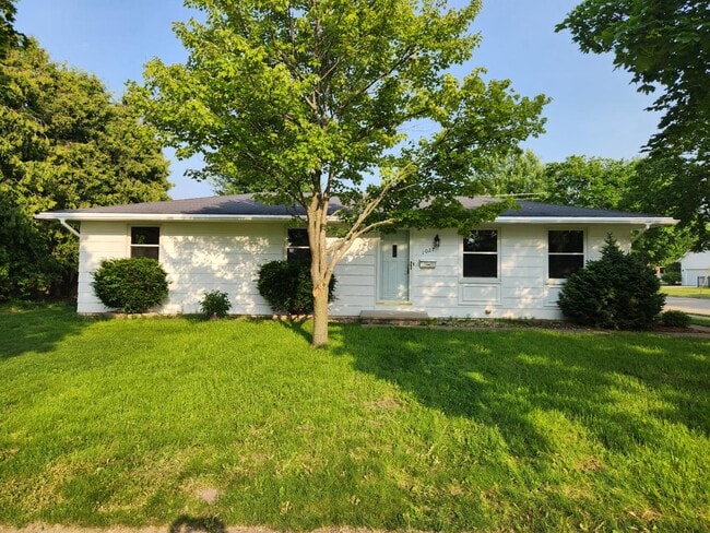 Photo - 1027 Cardinal St