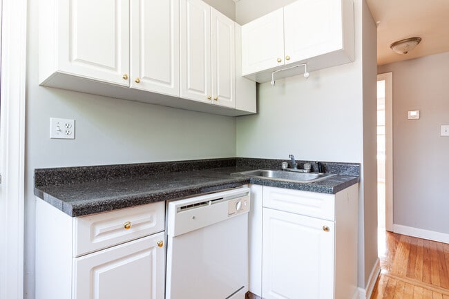 Photo - 540 W Aldine Ave Unit 3