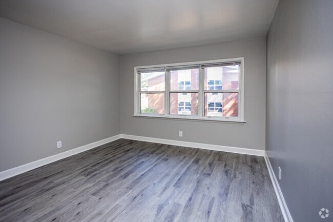 2 BR, 1 BA - 825SF - The Dandridge