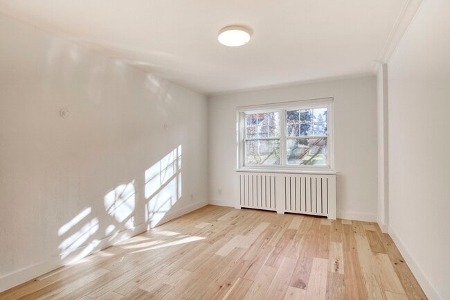 Photo - 4930 Chem. Queen Mary Unité 2