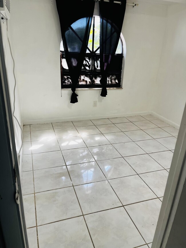 Photo - 19530 NW 11th Ave