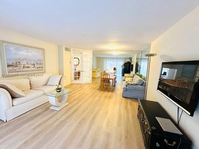 Building Photo - 500 NE 14th Ave Unit 204