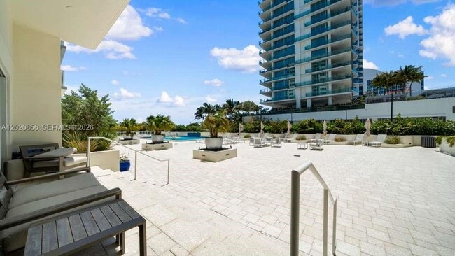 Photo - 6917 Collins Ave Unidad L-107