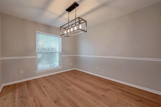 Photo - 14736 Perthshire Rd Unit F