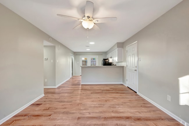 Photo - 306 Powers St Unidad C