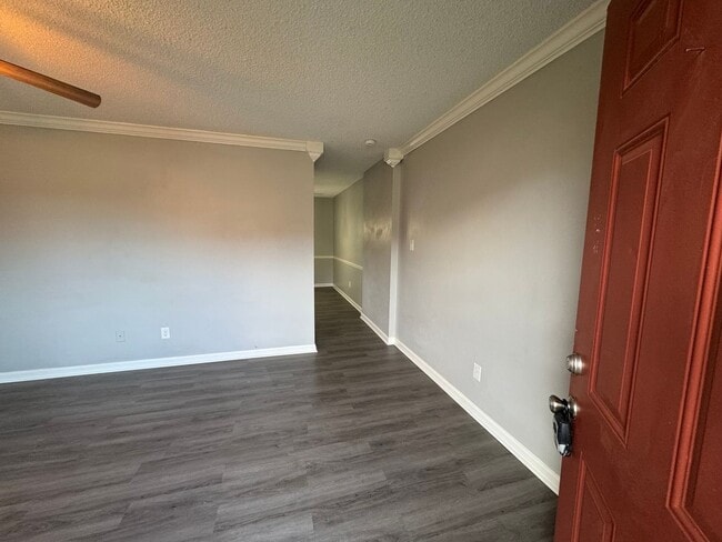 Photo - 2905 Frost Dr SW