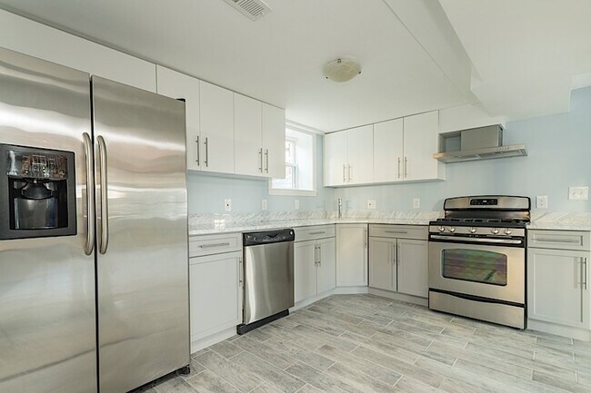 Photo - 98 Elm St Unit #1