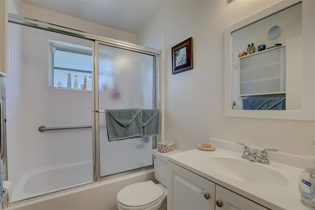 Photo - 1001 SW 22nd Ter