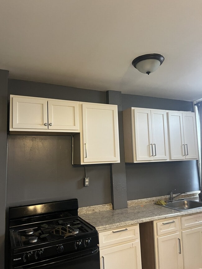 Photo - 2328 Aiken St