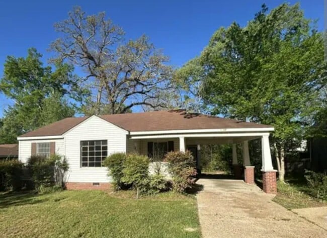 Photo - 1905 Alta Woods Blvd