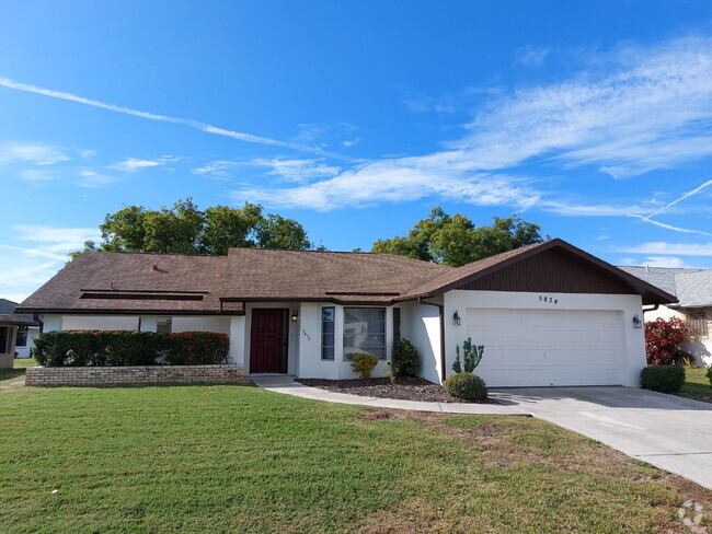 Building Photo - "Charming 2-Bed, 2-Bath Retreat on Monroe ... Rental