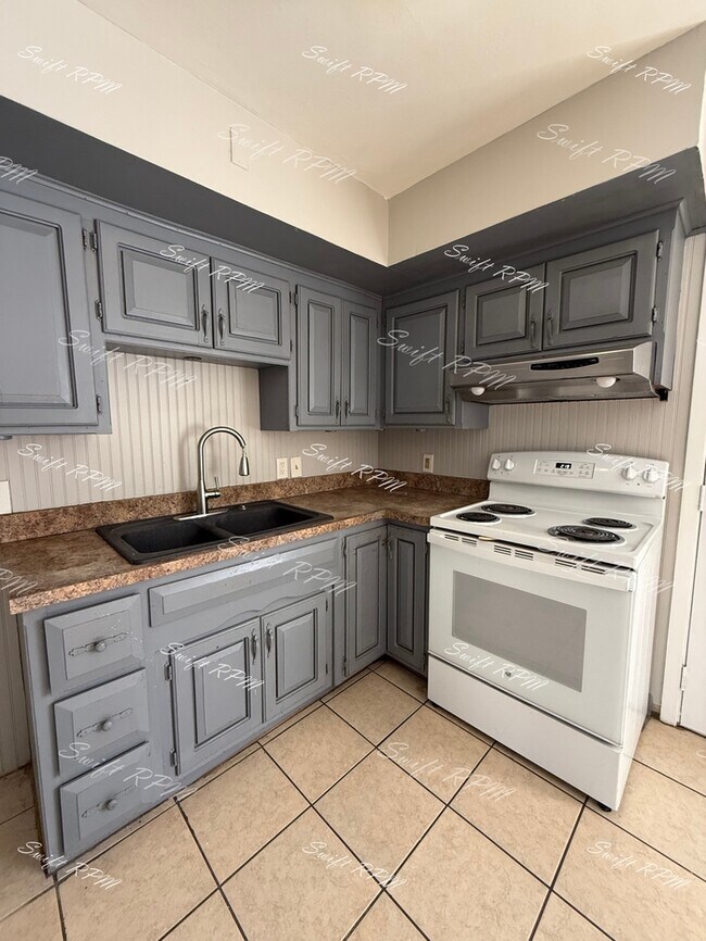 Photo - 7003 E 113th St