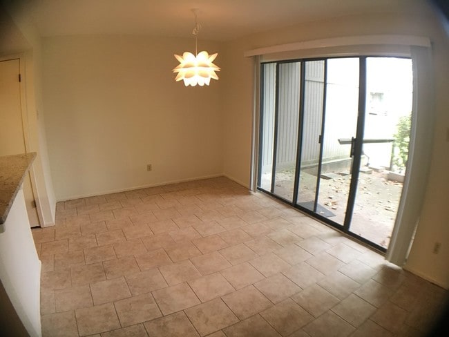 Photo - 1905 West Ln