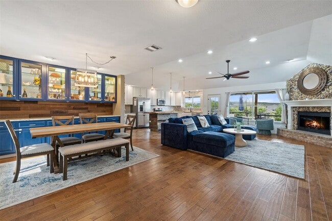 Photo - 2819 Declaration Cir