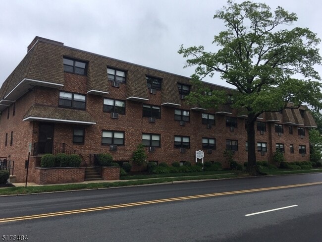Photo - 149 Main St Apartment Unit 2B