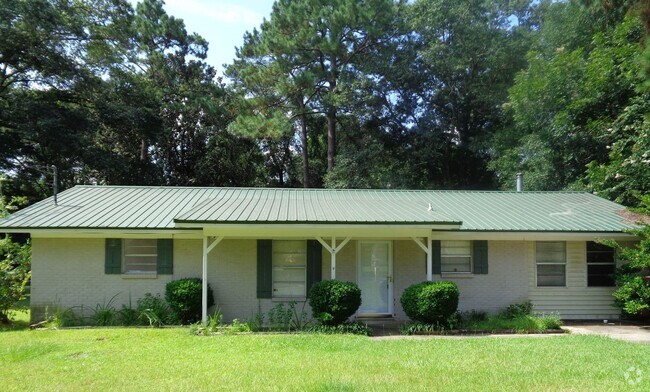 Building Photo - 4 Bedroom/2.5 Bath home in Daleville!