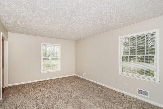 Photo - Fantastic 4bd/2.5ba home! Let yourself in!