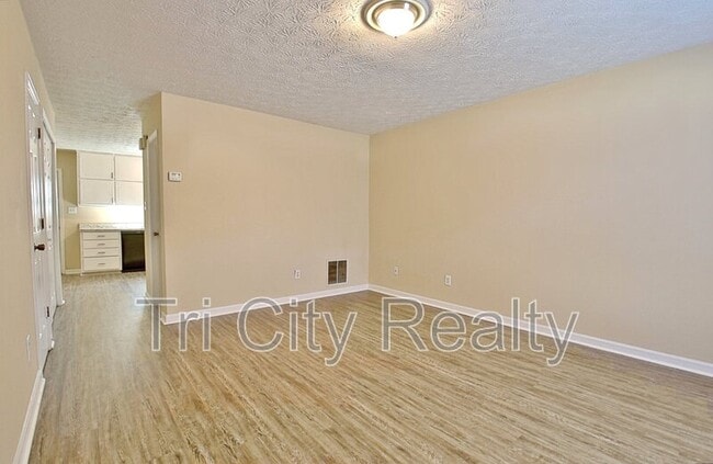 Photo - 220 Meadowbrook Ct Unit A