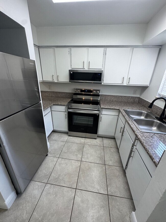 1197 Bentley Rd Unit 2