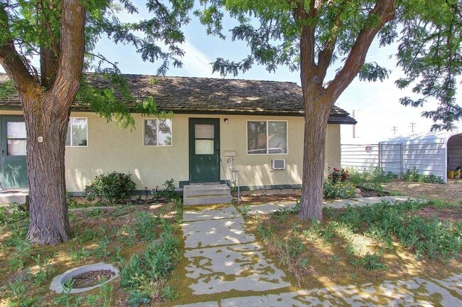 Photo - 421 NE 3rd St House