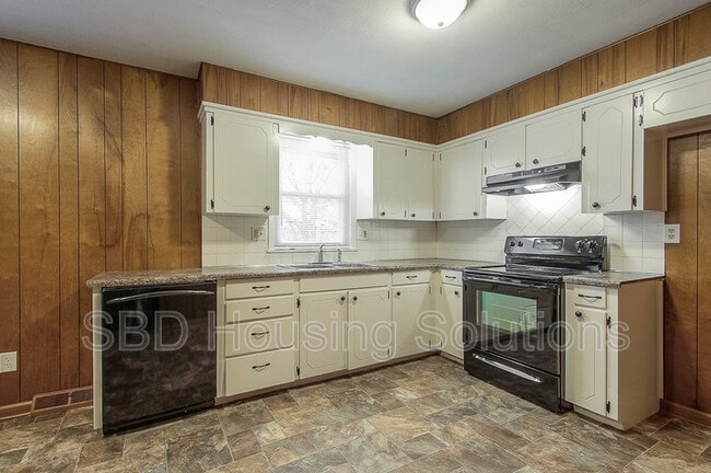 Photo - 9519 E 18 St S