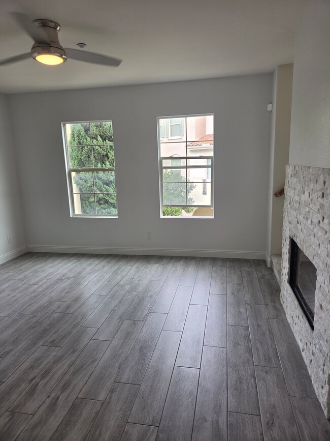 2289 Huntington Point Rd
