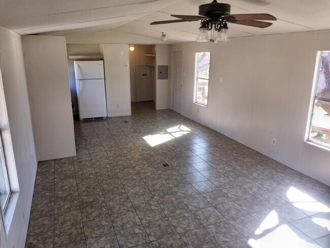 Photo - 136 Bullfrog Holw